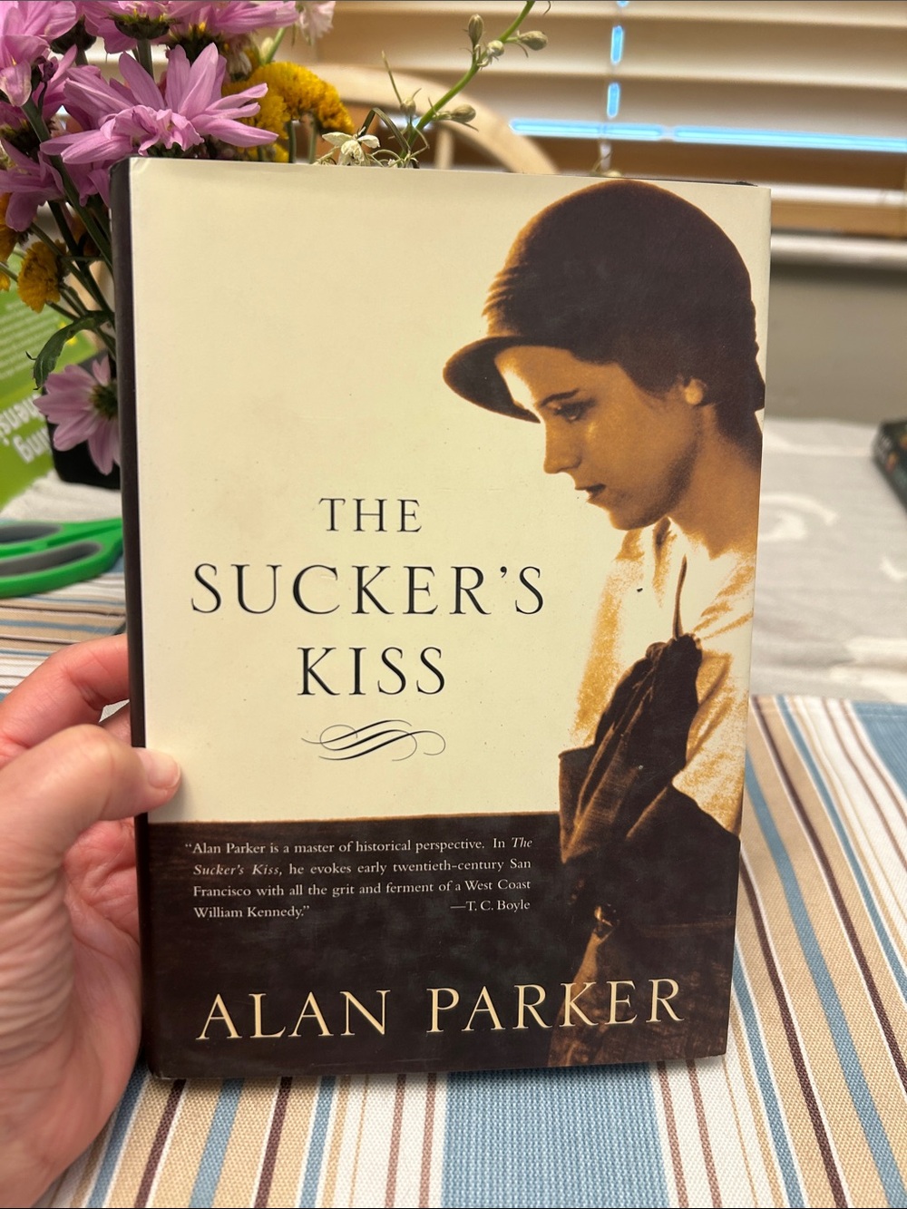 The Sucker's Kiss by Alan Parker - Cream & Brown Cover